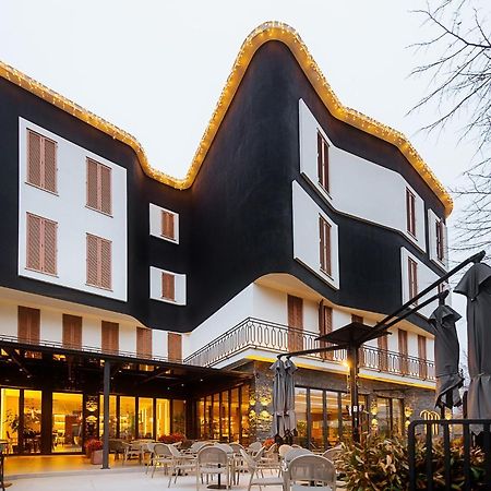 Park Plazza Hotel Korce Exterior photo