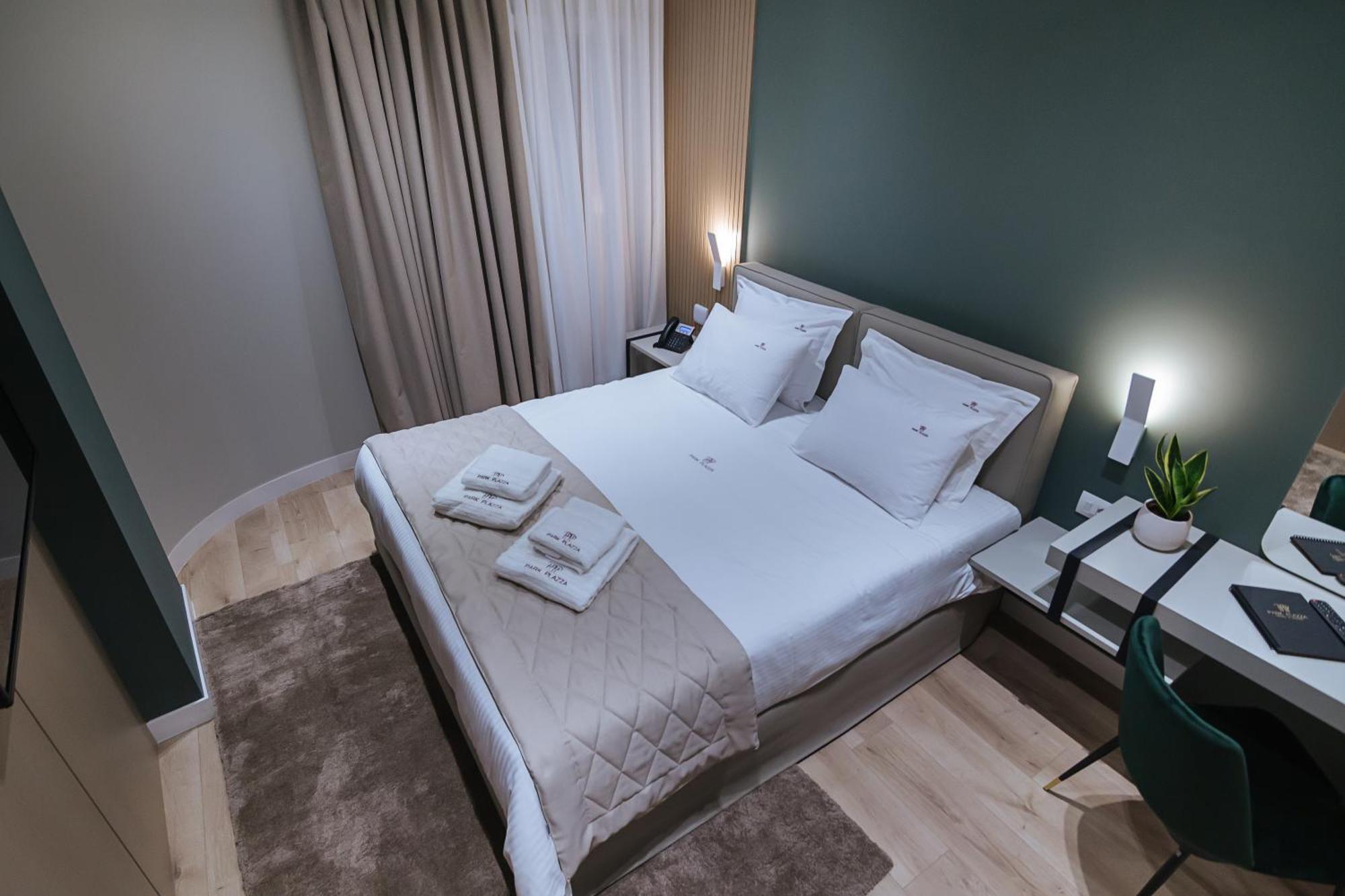 Park Plazza Hotel Korce Exterior photo