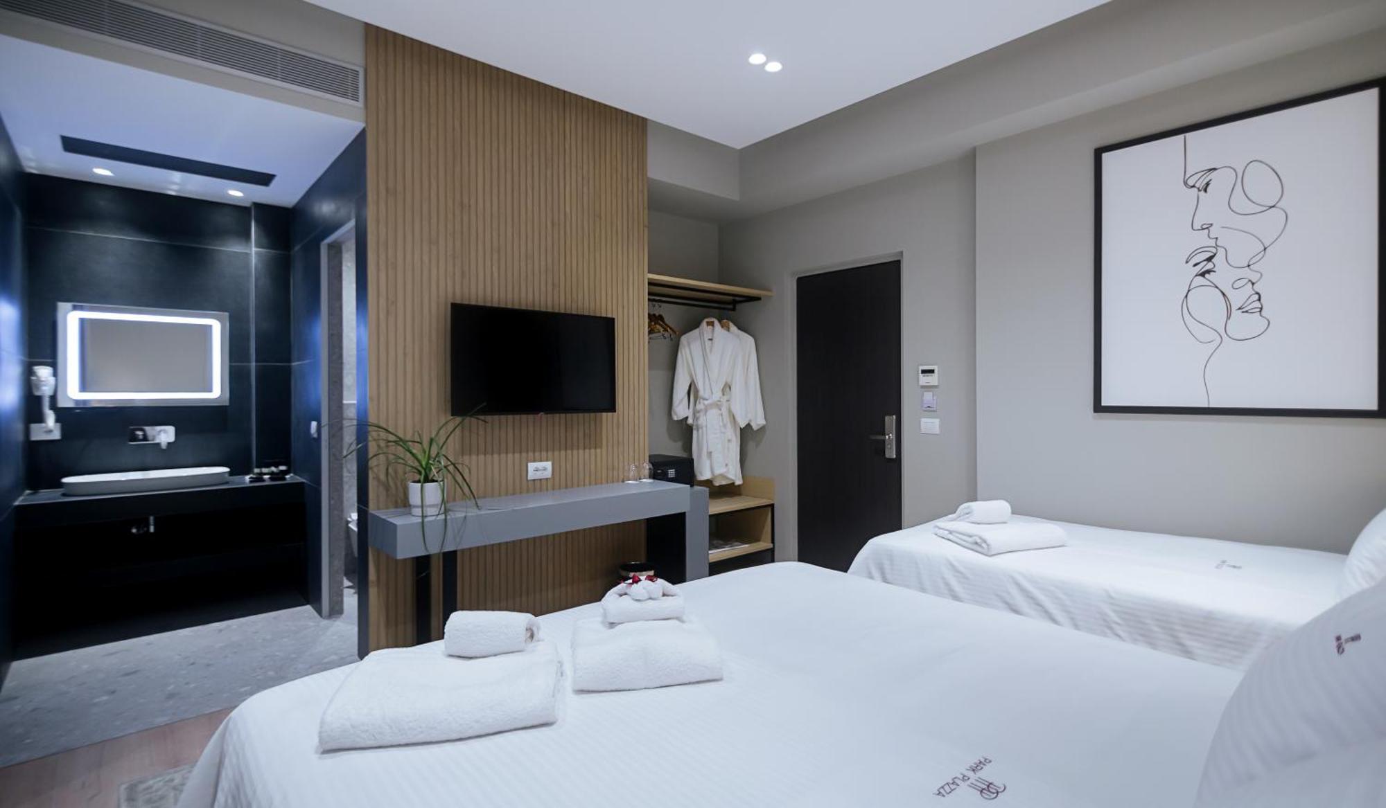 Park Plazza Hotel Korce Room photo